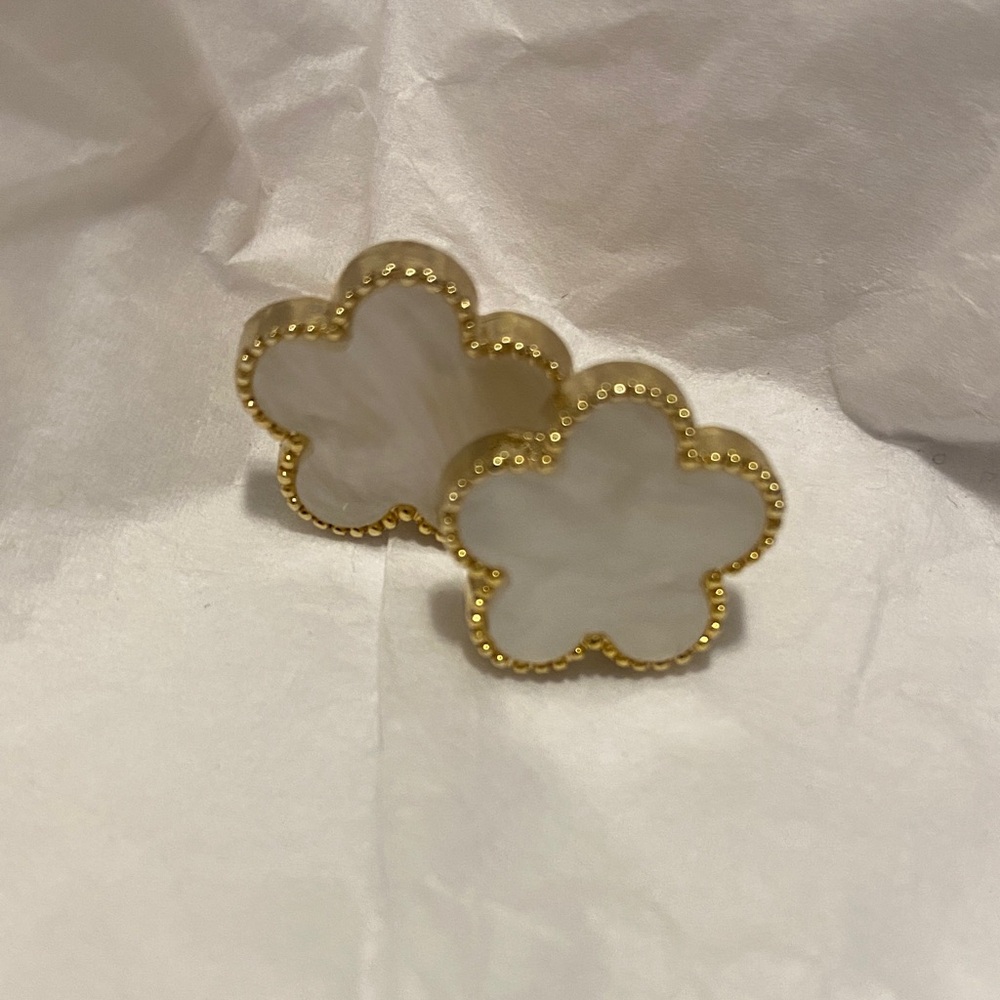 Elegant Gold and White Flower Earrings